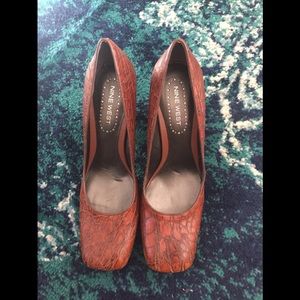 Beautiful Nine West Crocodile print heels
